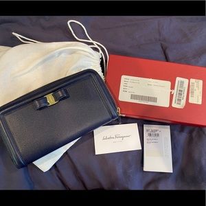 NWT Salvatore Ferragamo wallet